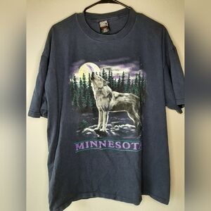Minnesota wolf graphic size xl